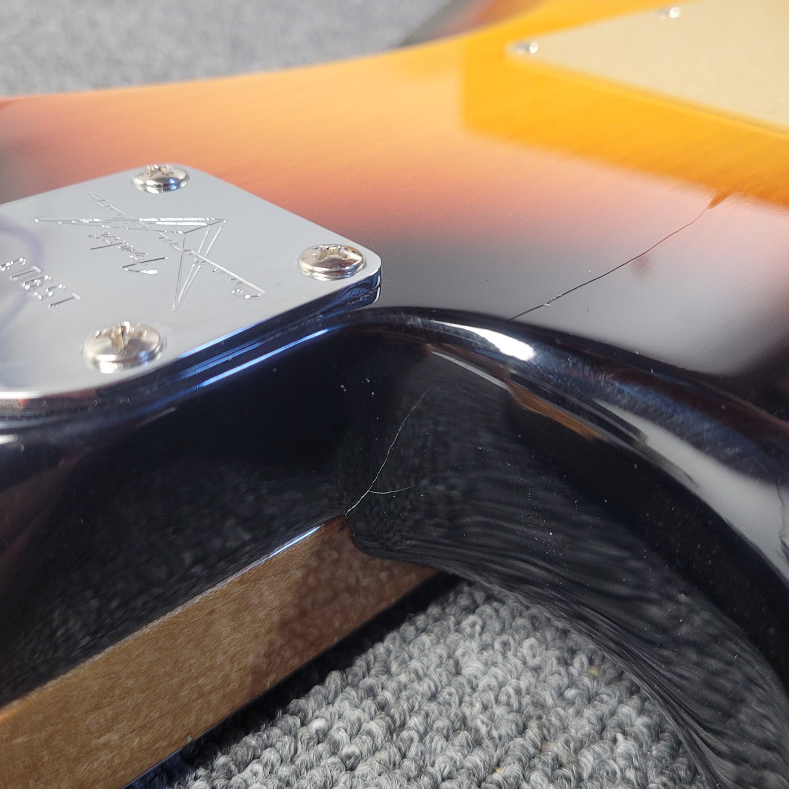 Used Fender American Custom Stratocaster - Antique Sunburst