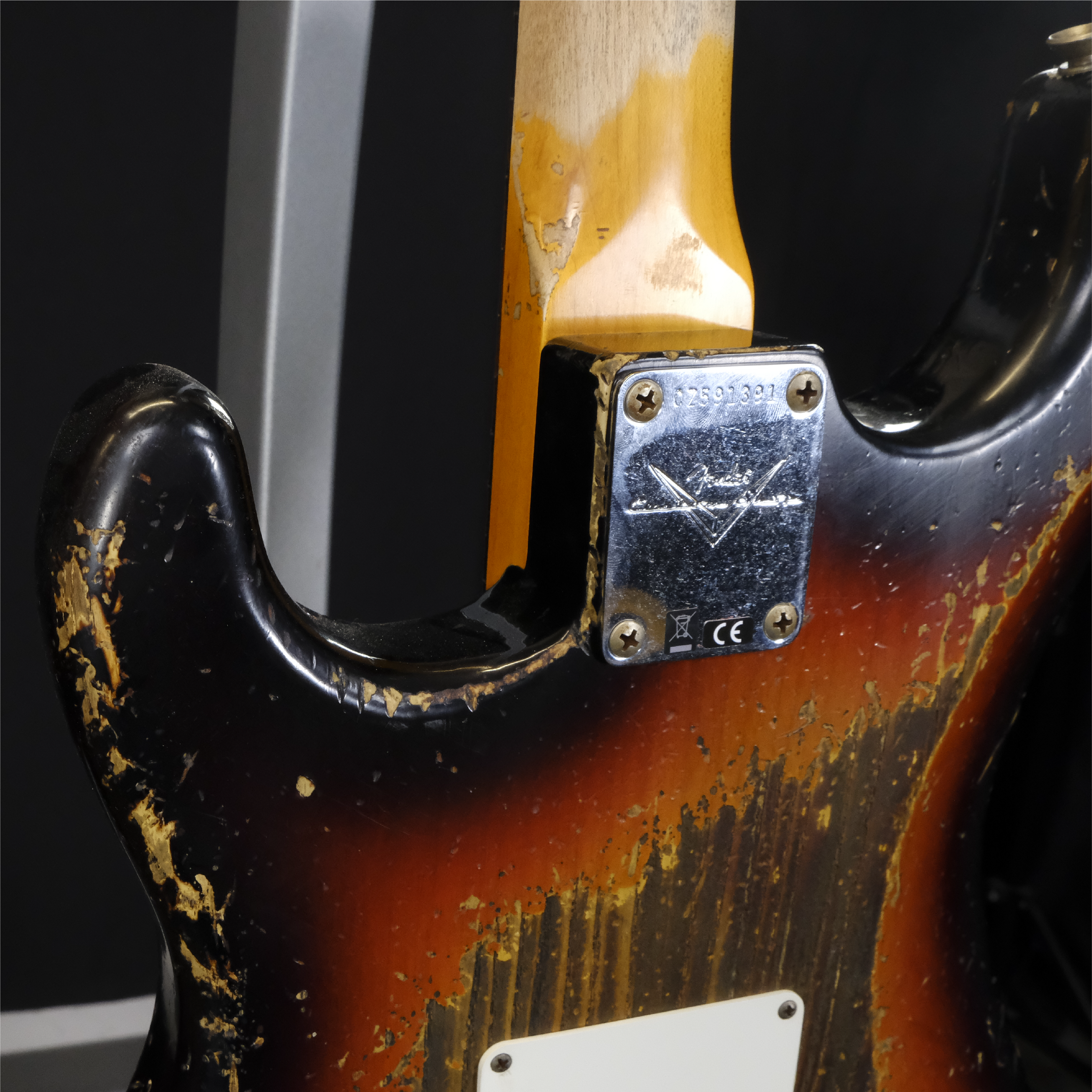 Fender Custom Shop '63 Stratocaster Super Heavy Relic - Super Faded/Aged 3-Color Sunburst