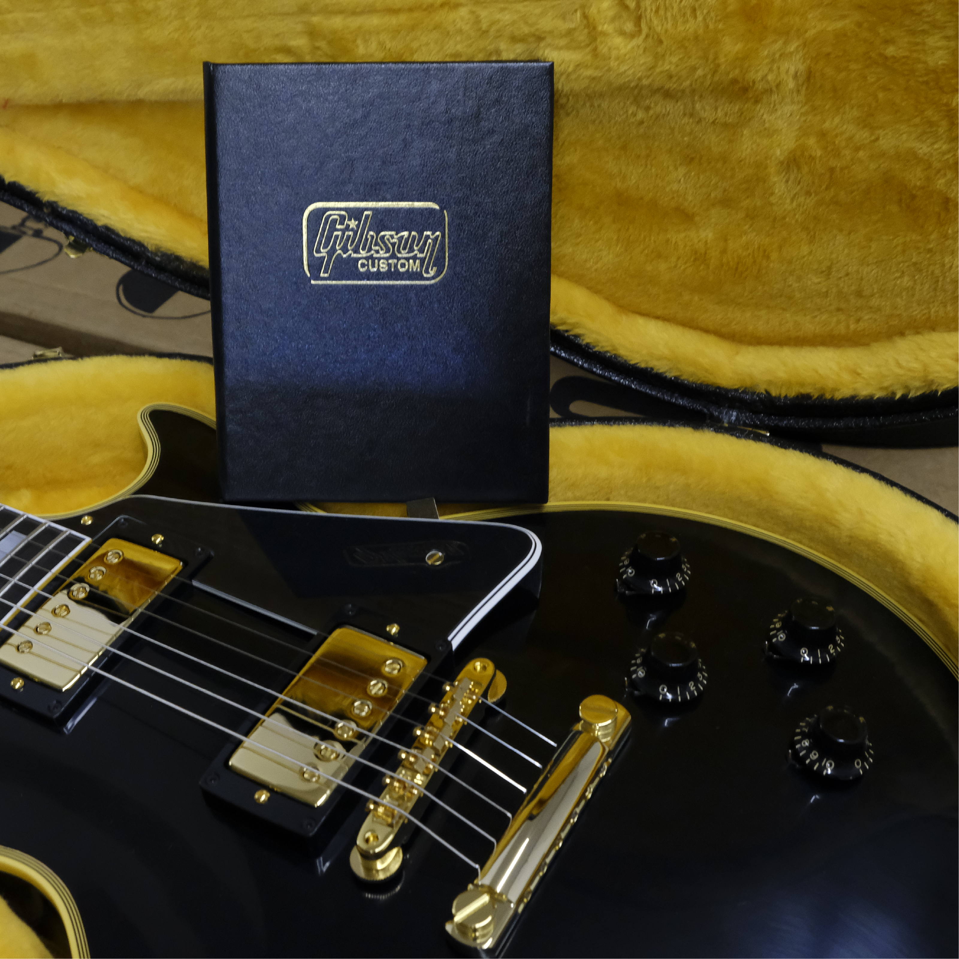 Gibson Custom 1957 Les Paul Custom Reissue VOS Electric Guitar-Ebony 2-Pickup