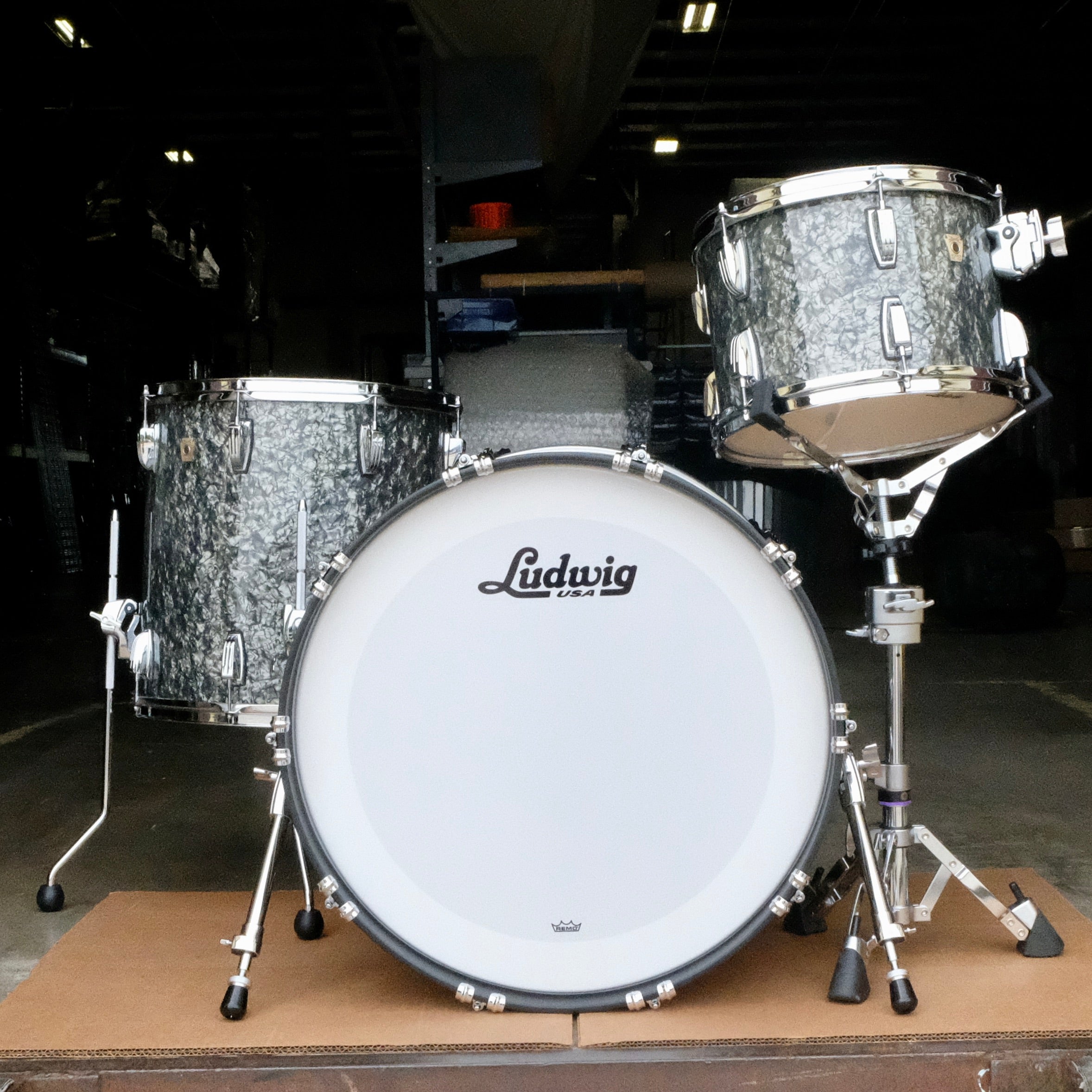 Ludwig Classic Maple Fab 22 3-piece Shell Pack 22", 13", 16" - Black Pearl - Palen Music