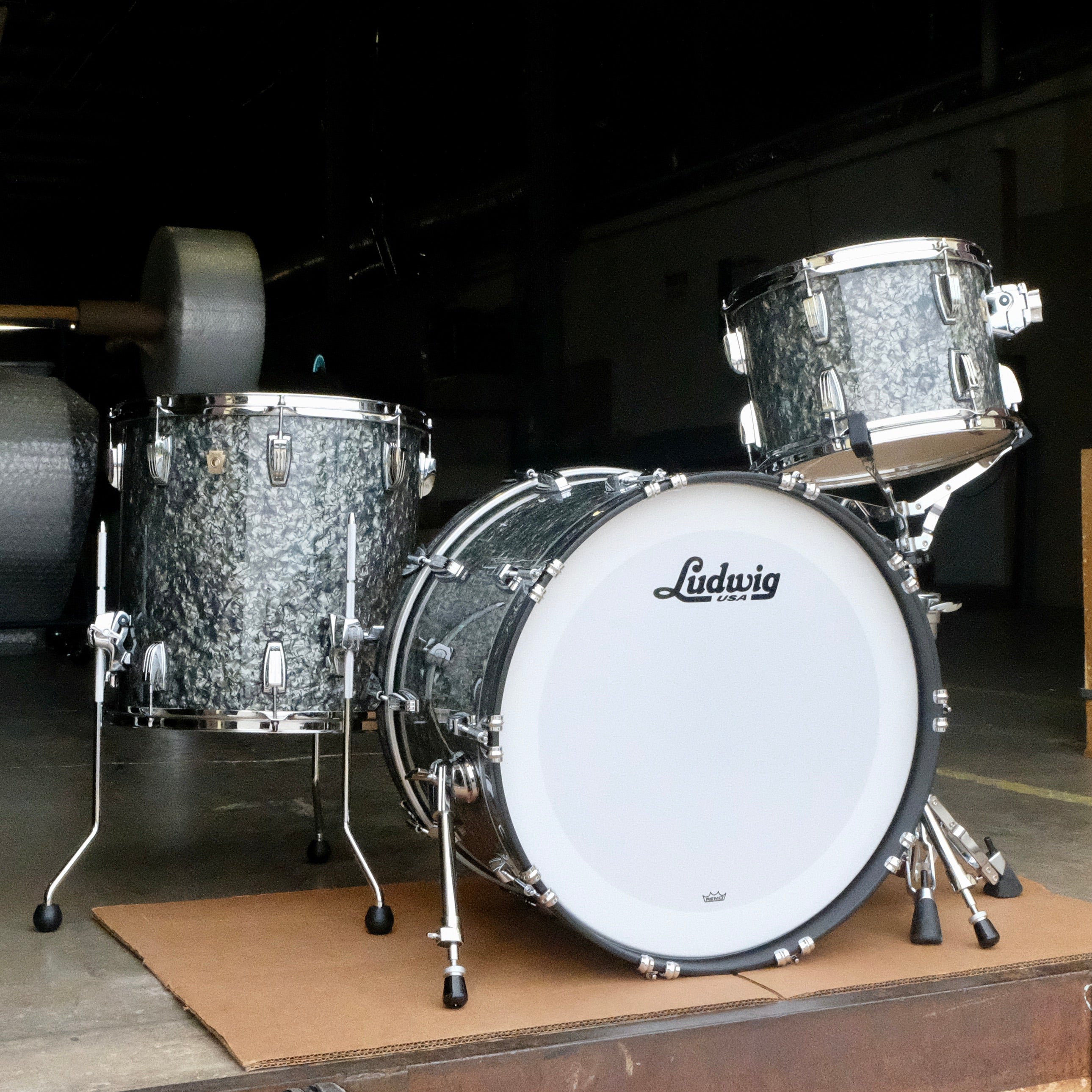 Ludwig Classic Maple Fab 22 3-piece Shell Pack 22", 13", 16" - Black Pearl - Palen Music