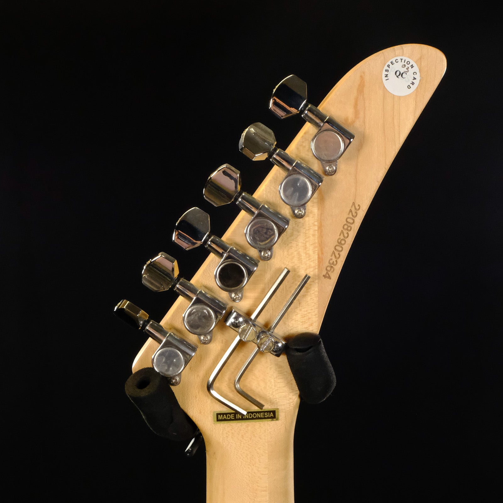 Used Kramer Baretta Custom Graphics "White Lotus" - White Lotus Candy Blue