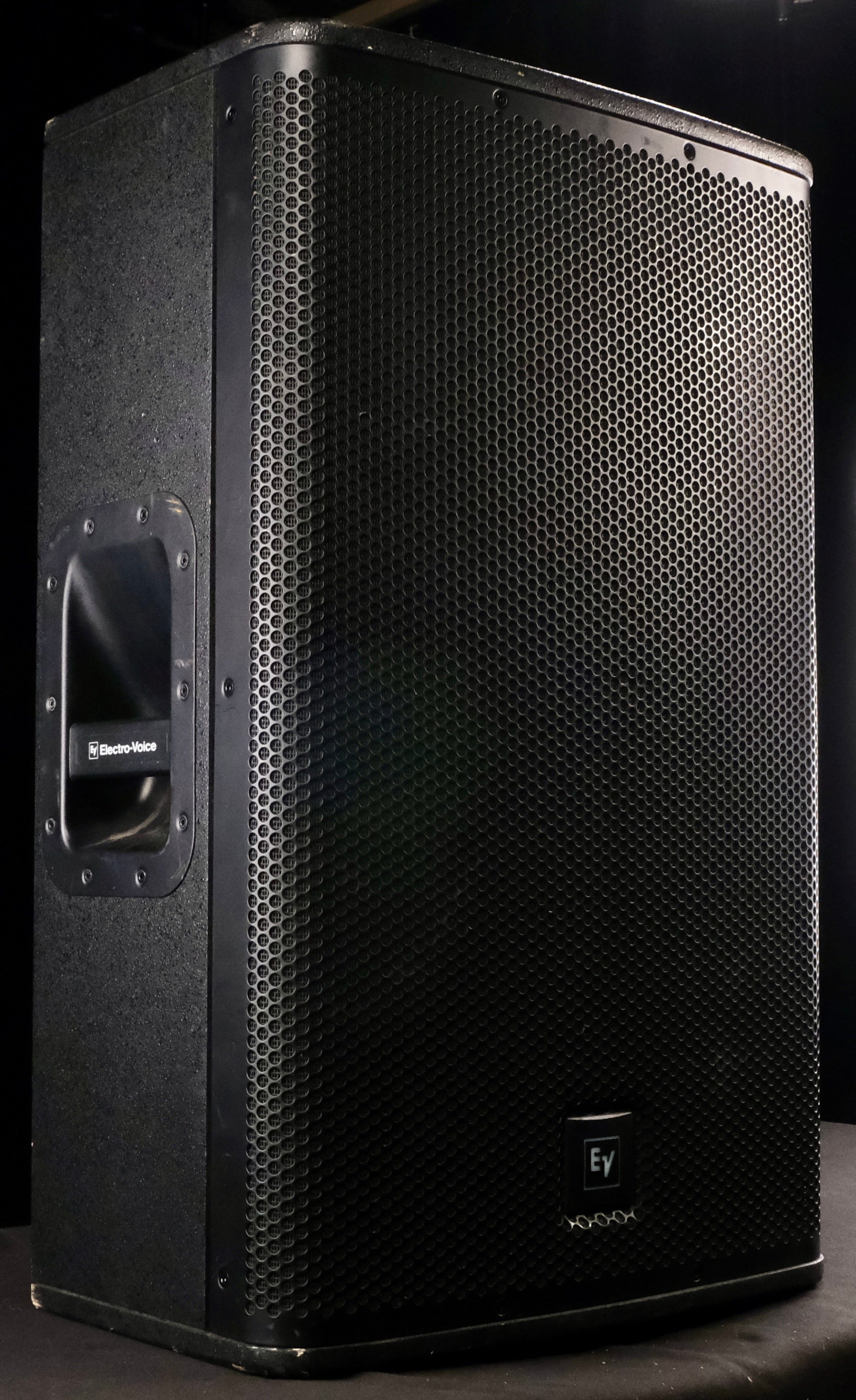 Electro-Voice ELX115P 15" Live X 2-Way Powered Loudspeaker - Palen Music