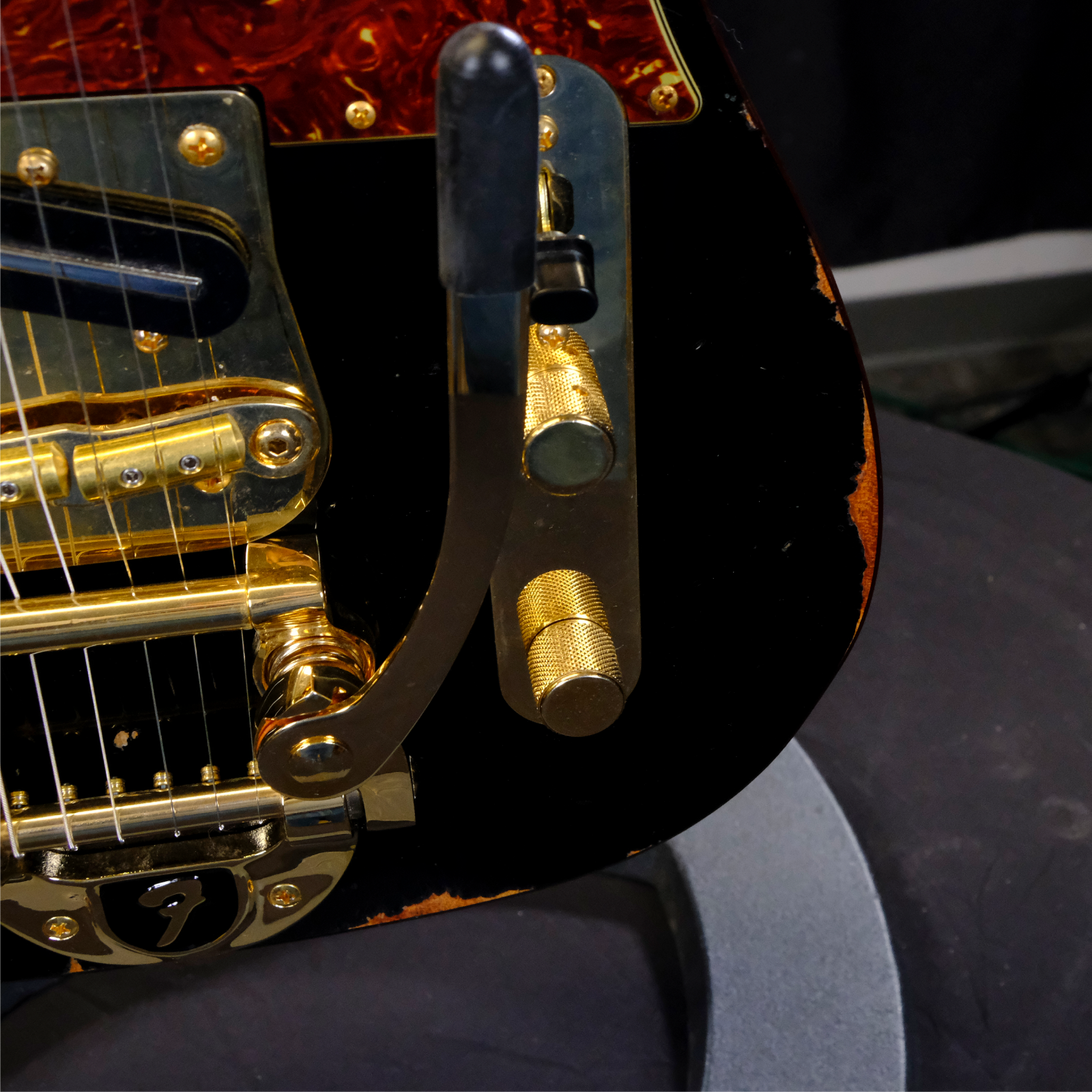 Fender Custom Shop Limited Edition Bow Tie Telecaster Custom Relic - Black