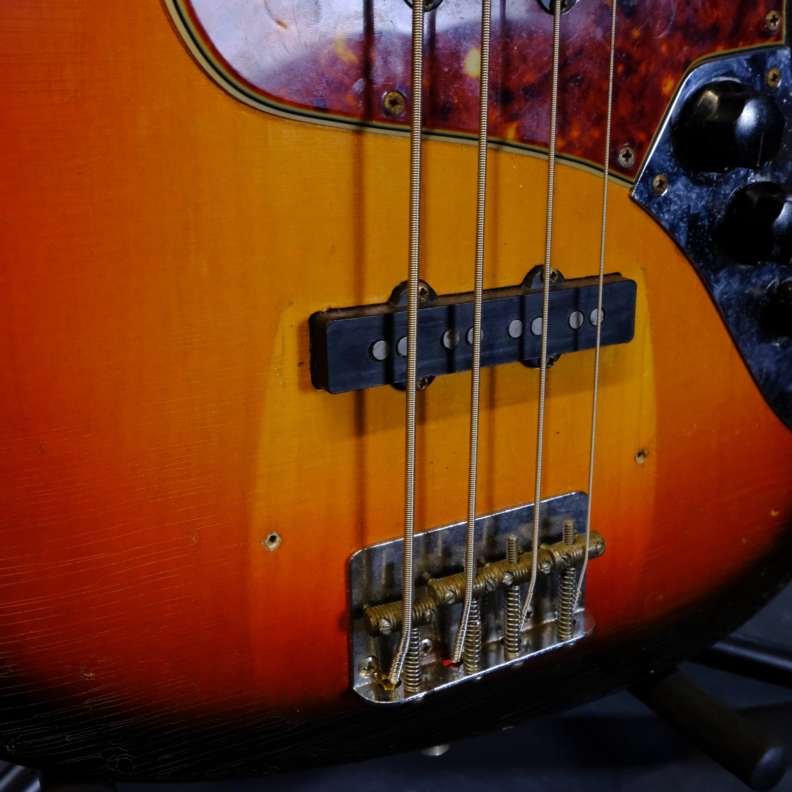 Used Fender 1965 Jazz Bass - 3 Color Sunburst
