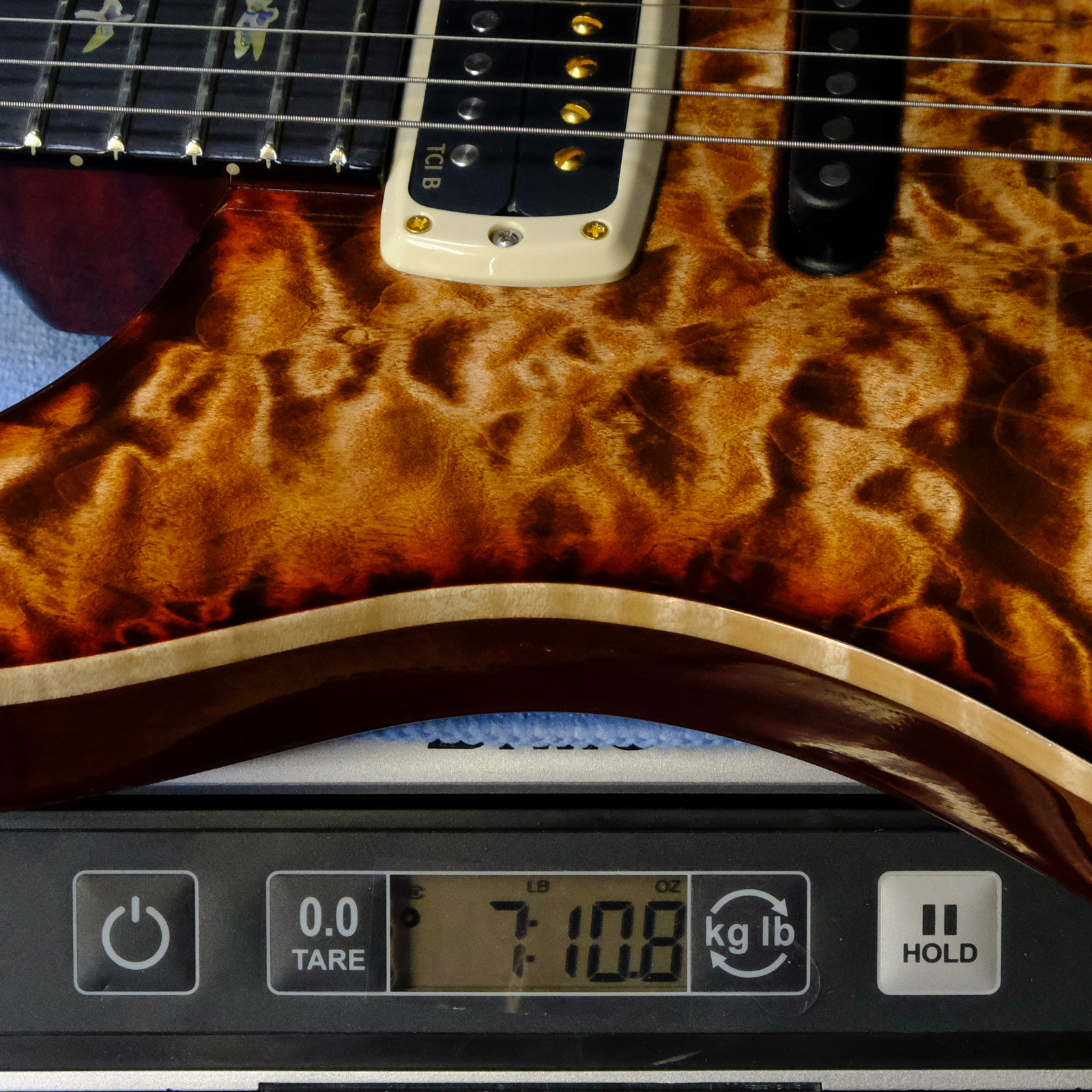 PRS Wood Library Modern Eagle V Quilted Maple - Autumn Sky Microburst