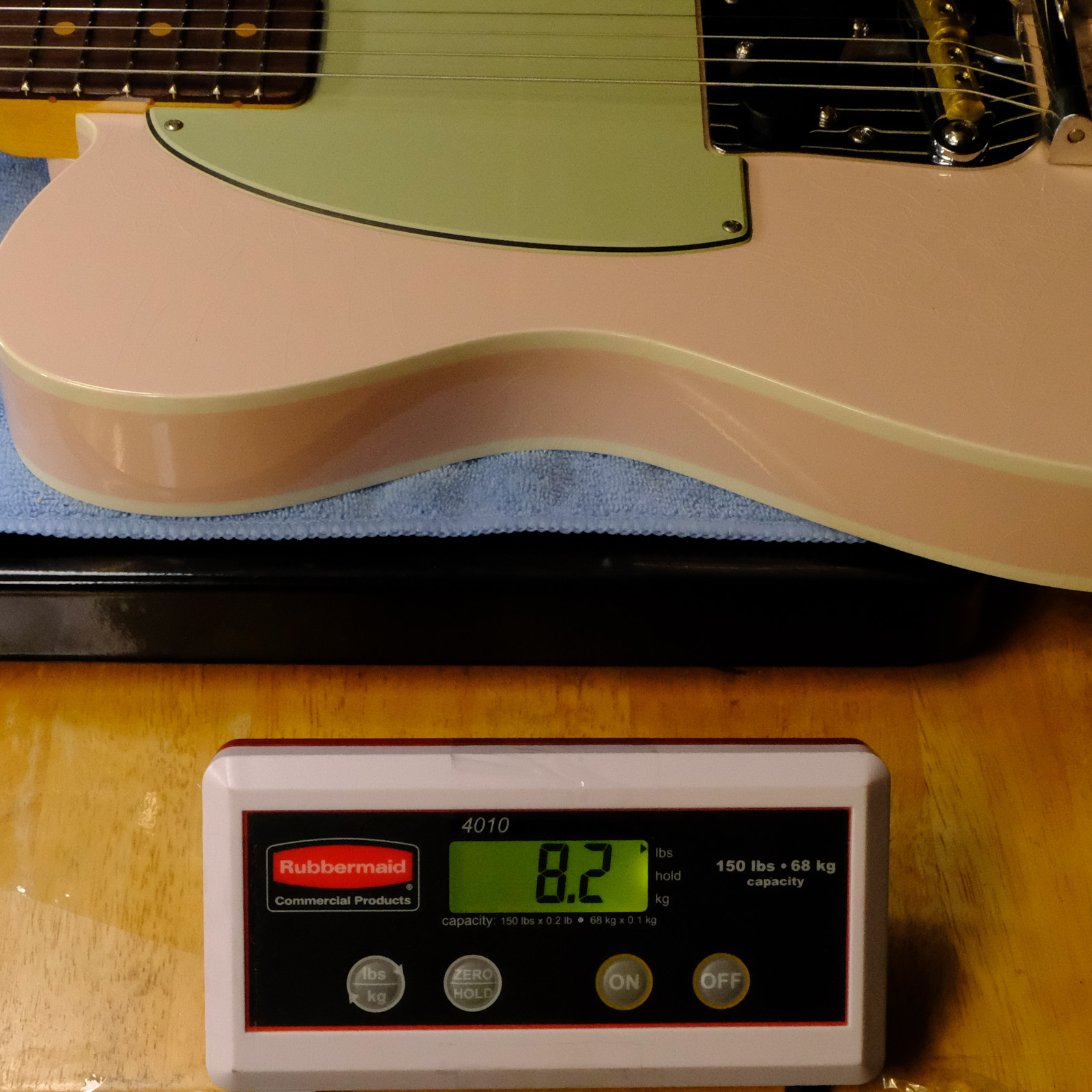 Fender 1963 Esquire® Custom Bigsby® DLX Closet Classic - Faded Shell Pink
