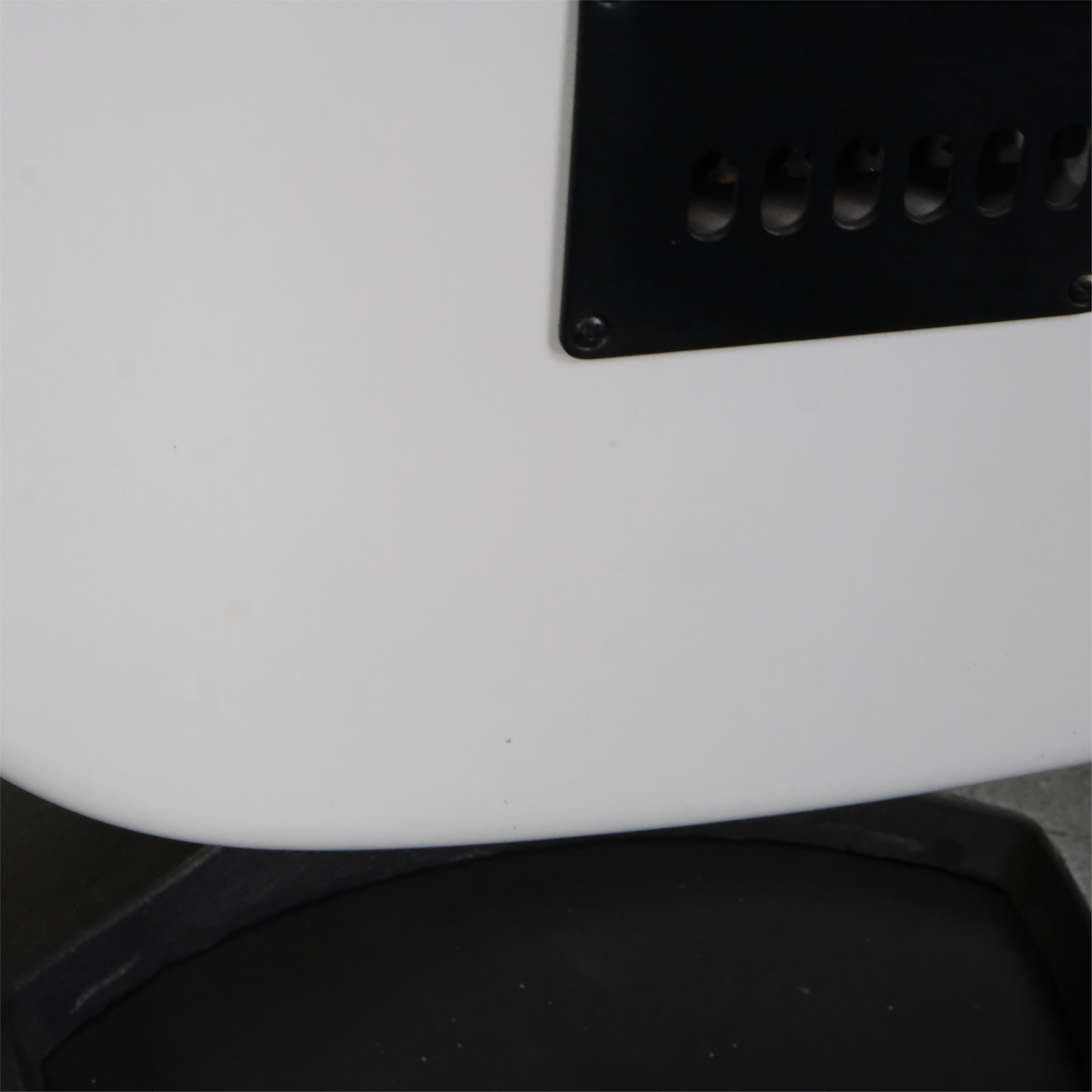 Used LSL Instruments Saticoy 22 HSH - Vintage White