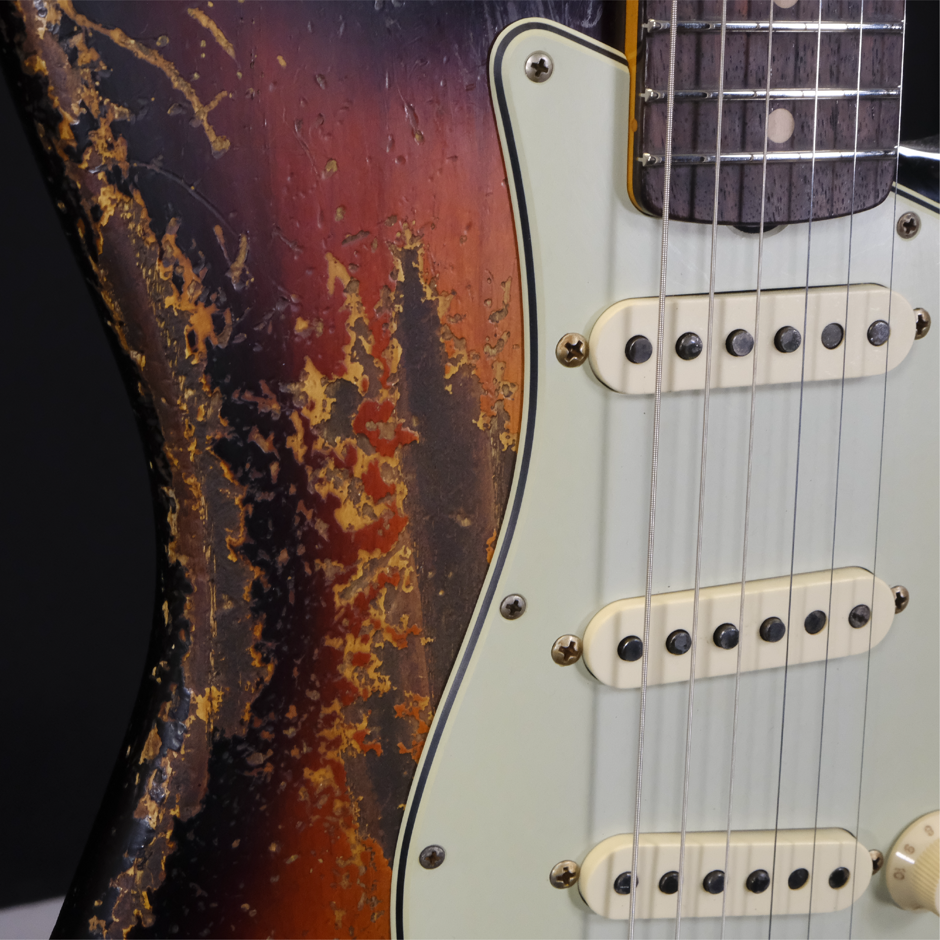 Fender Custom Shop '63 Stratocaster Super Heavy Relic - Super Faded/Aged 3-Color Sunburst